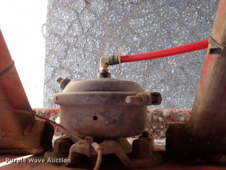 image for item DJ0242 2004 Peterbilt 385  rollback truck