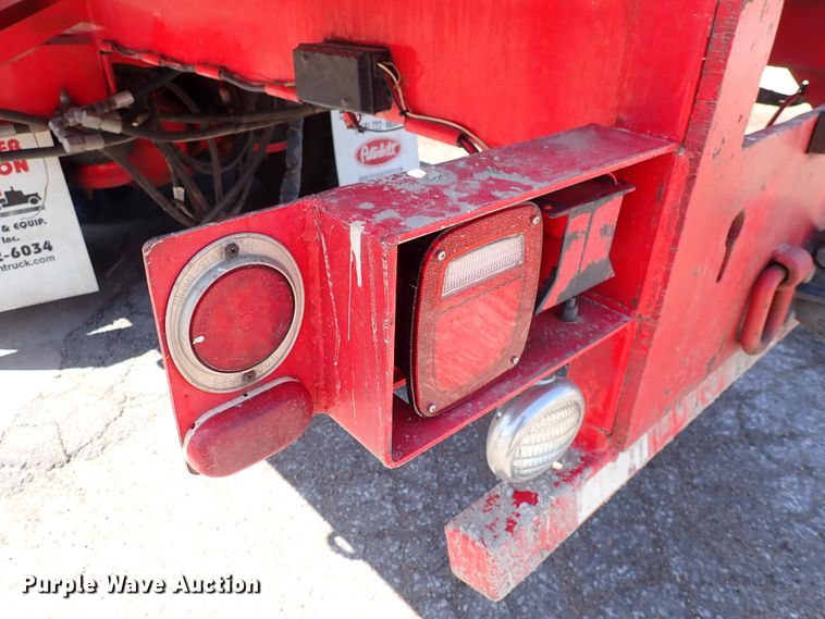 image for item DJ0242 2004 Peterbilt 385  rollback truck