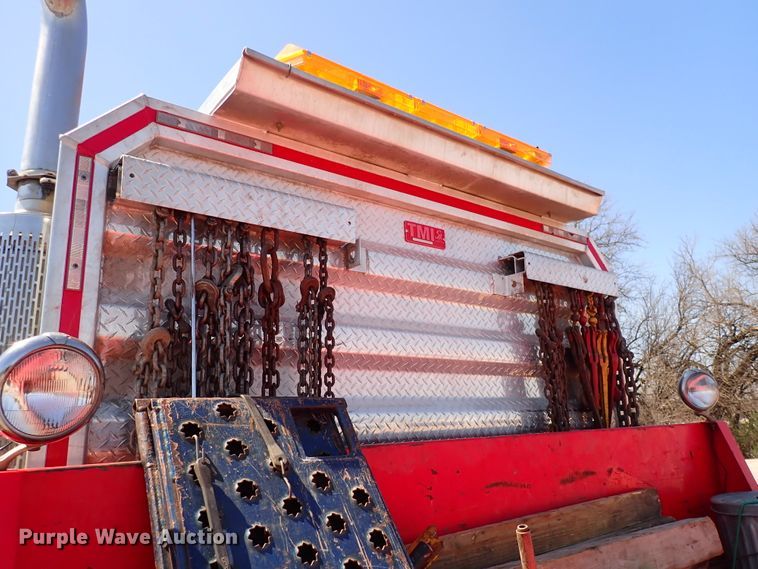 image for item DJ0242 2004 Peterbilt 385  rollback truck