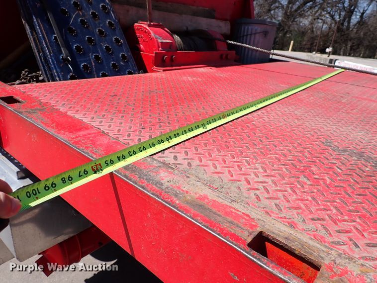 image for item DJ0242 2004 Peterbilt 385  rollback truck