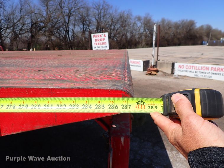 image for item DJ0242 2004 Peterbilt 385  rollback truck