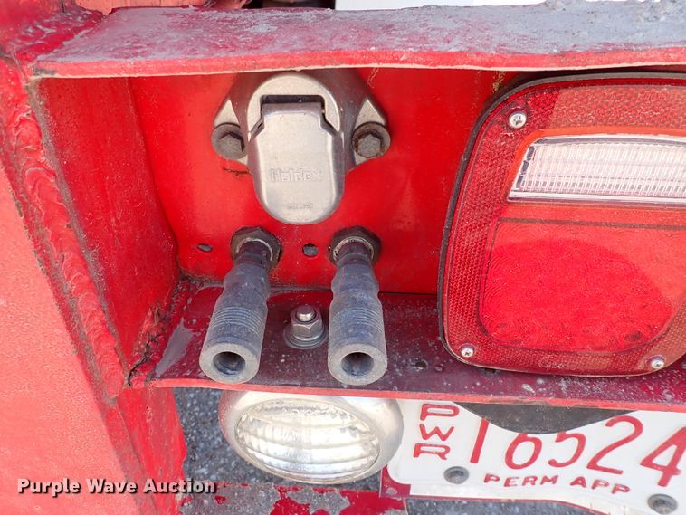 image for item DJ0242 2004 Peterbilt 385  rollback truck