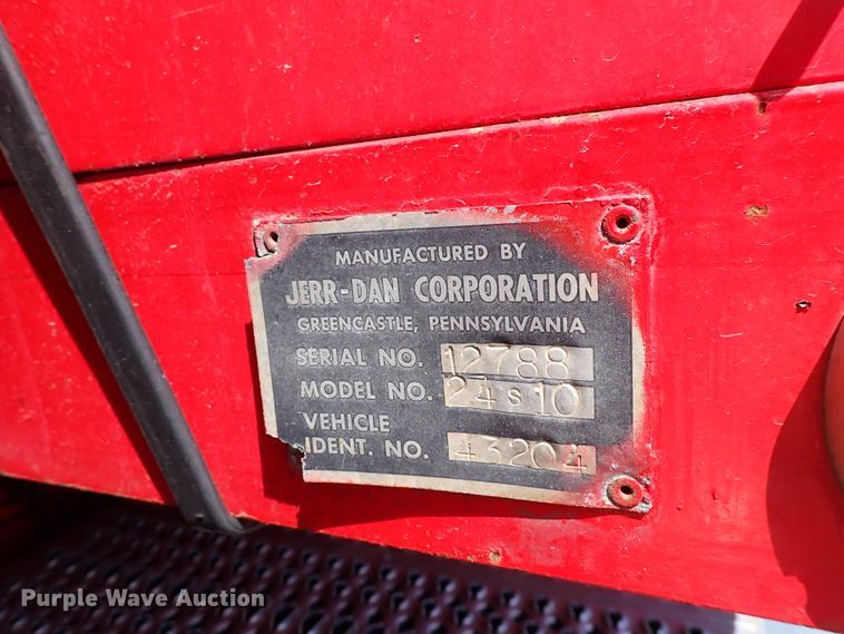 image for item DJ0242 2004 Peterbilt 385  rollback truck