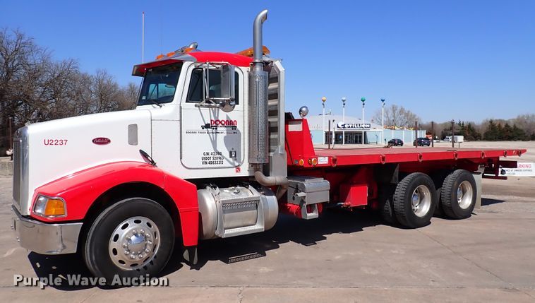 image for item DJ0242 2004 Peterbilt 385  rollback truck