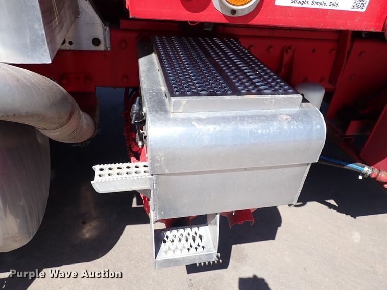 image for item DJ0242 2004 Peterbilt 385  rollback truck