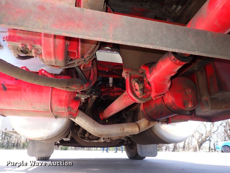 image for item DJ0242 2004 Peterbilt 385  rollback truck