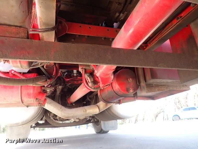 image for item DJ0242 2004 Peterbilt 385  rollback truck