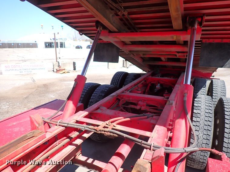 image for item DJ0242 2004 Peterbilt 385  rollback truck