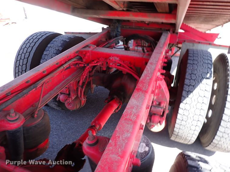 image for item DJ0242 2004 Peterbilt 385  rollback truck