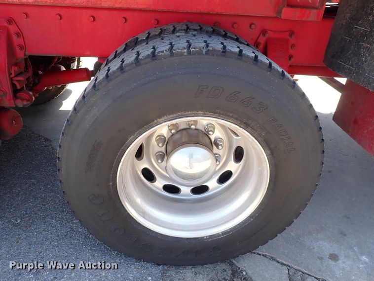 image for item DJ0242 2004 Peterbilt 385  rollback truck