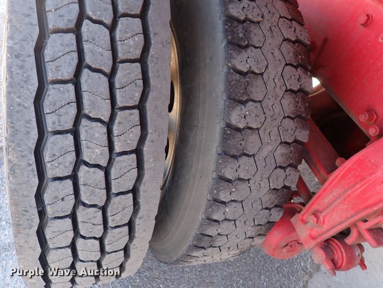 image for item DJ0242 2004 Peterbilt 385  rollback truck