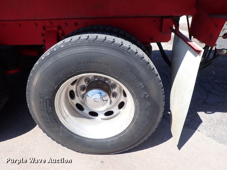 image for item DJ0242 2004 Peterbilt 385  rollback truck