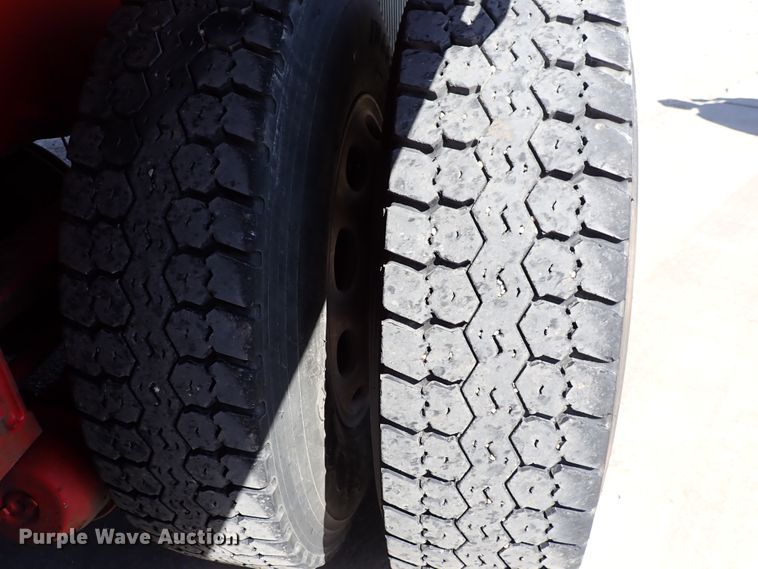 image for item DJ0242 2004 Peterbilt 385  rollback truck