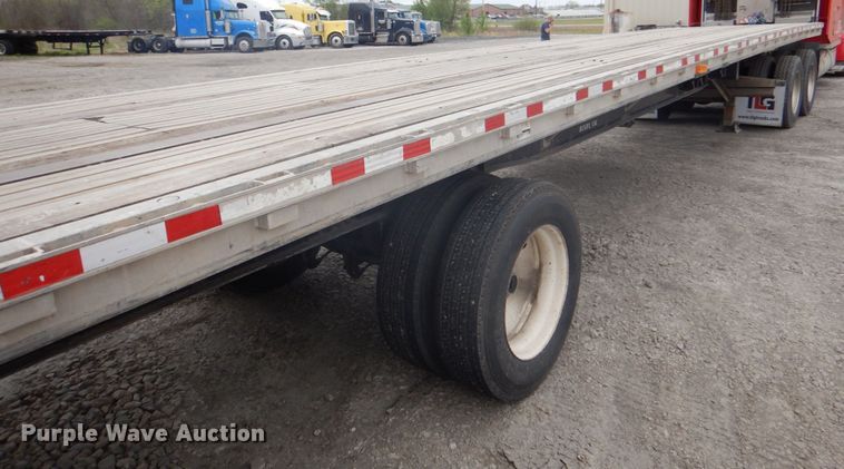 image for item DJ0430 2000 Wilson CF-900 flatbed trailer