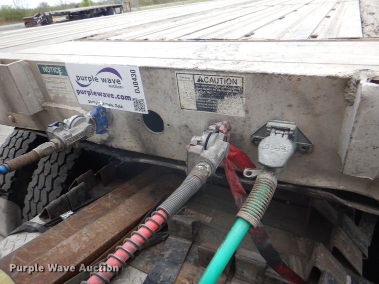 image for item DJ0430 2000 Wilson CF-900 flatbed trailer