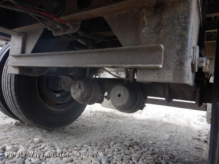 image for item DJ0430 2000 Wilson CF-900 flatbed trailer