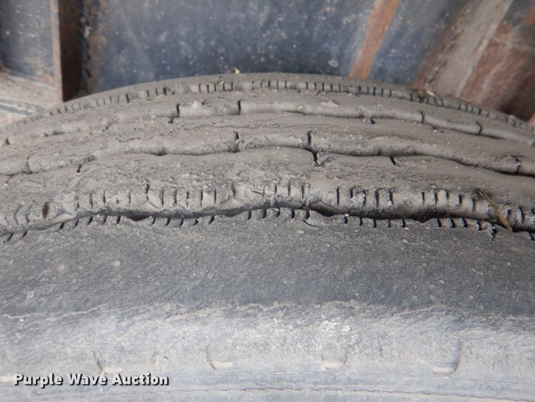 image for item DJ0430 2000 Wilson CF-900 flatbed trailer