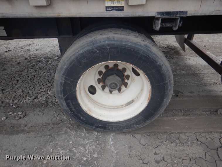 image for item DJ0430 2000 Wilson CF-900 flatbed trailer