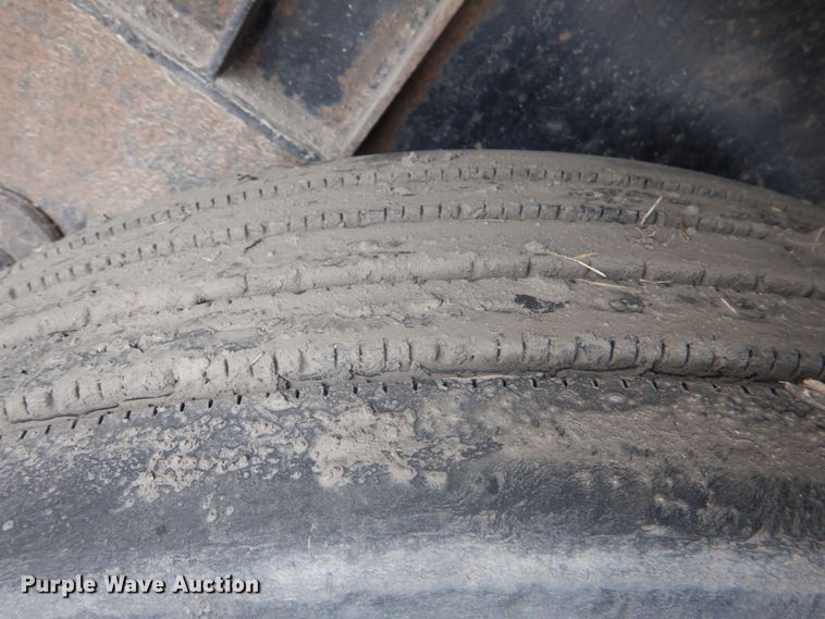 image for item DJ0430 2000 Wilson CF-900 flatbed trailer