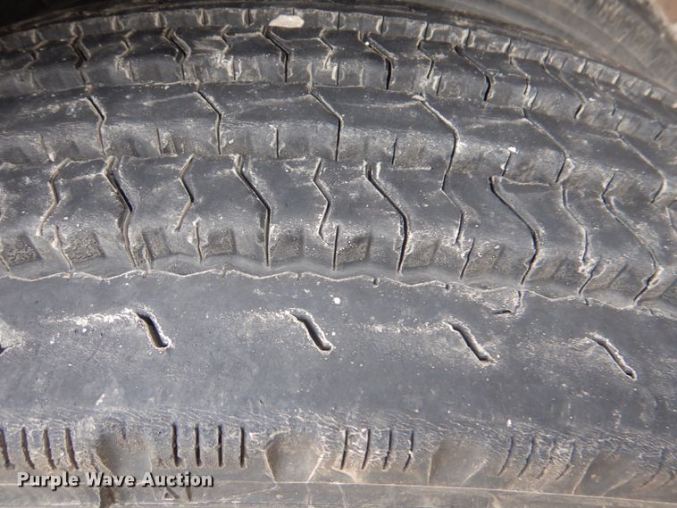 image for item DJ0430 2000 Wilson CF-900 flatbed trailer