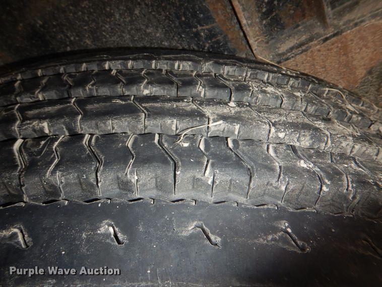 image for item DJ0430 2000 Wilson CF-900 flatbed trailer