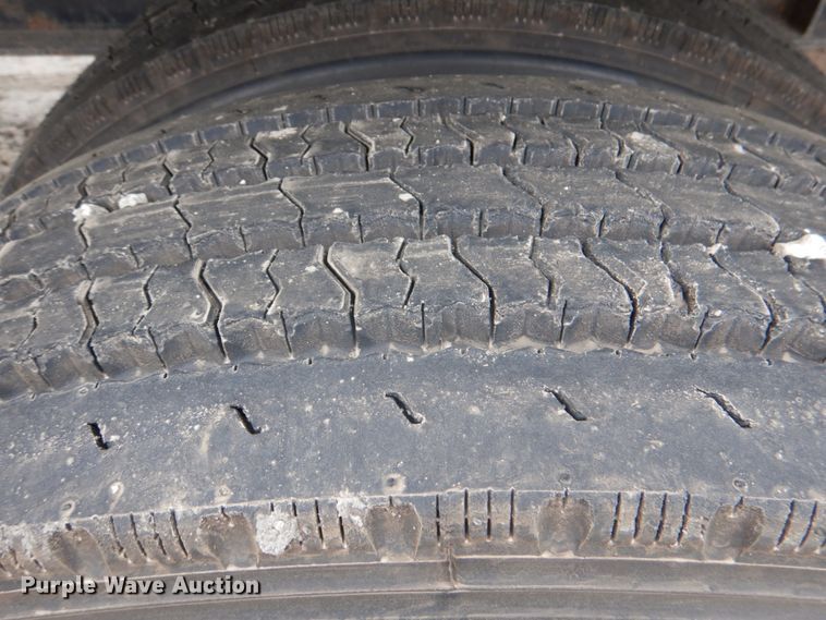 image for item DJ0430 2000 Wilson CF-900 flatbed trailer