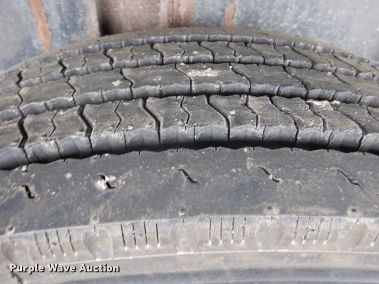 image for item DJ0430 2000 Wilson CF-900 flatbed trailer