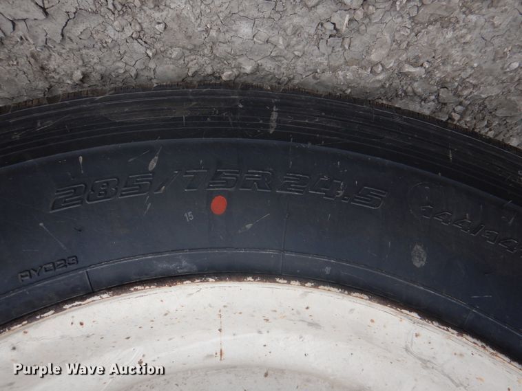 image for item DJ0430 2000 Wilson CF-900 flatbed trailer