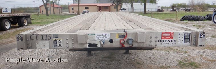 image for item DJ0431 2000 Wilson CF-900 flatbed trailer