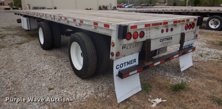 image for item DJ0431 2000 Wilson CF-900 flatbed trailer