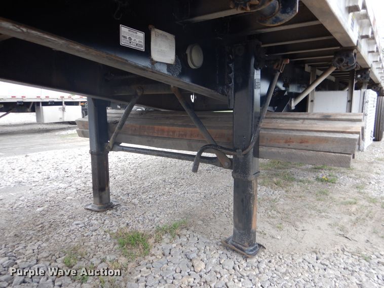 image for item DJ0431 2000 Wilson CF-900 flatbed trailer