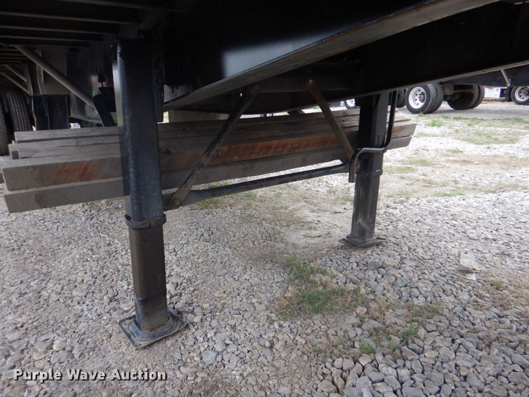 image for item DJ0431 2000 Wilson CF-900 flatbed trailer