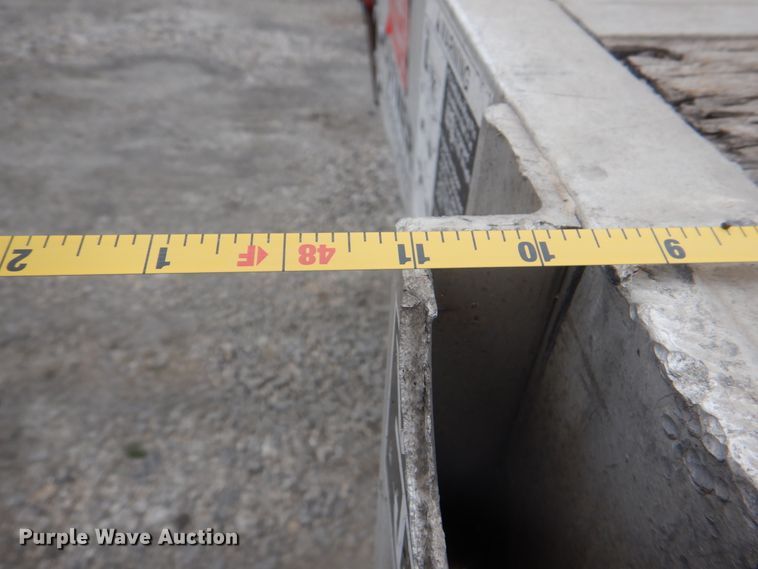 image for item DJ0431 2000 Wilson CF-900 flatbed trailer