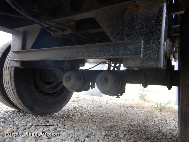 image for item DJ0431 2000 Wilson CF-900 flatbed trailer