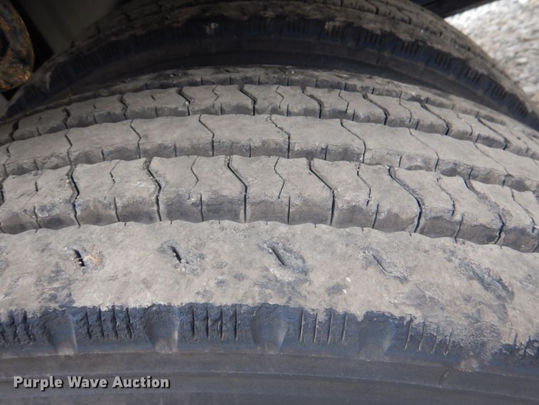 image for item DJ0431 2000 Wilson CF-900 flatbed trailer