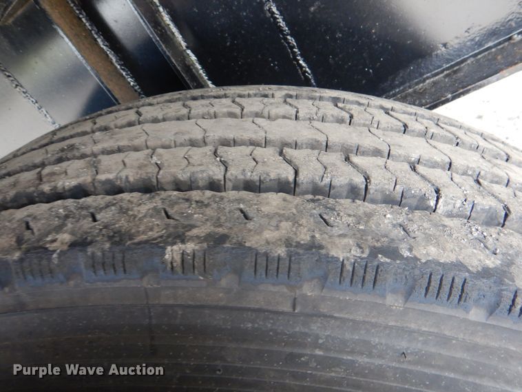 image for item DJ0431 2000 Wilson CF-900 flatbed trailer