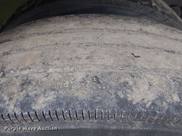 image for item DJ0431 2000 Wilson CF-900 flatbed trailer