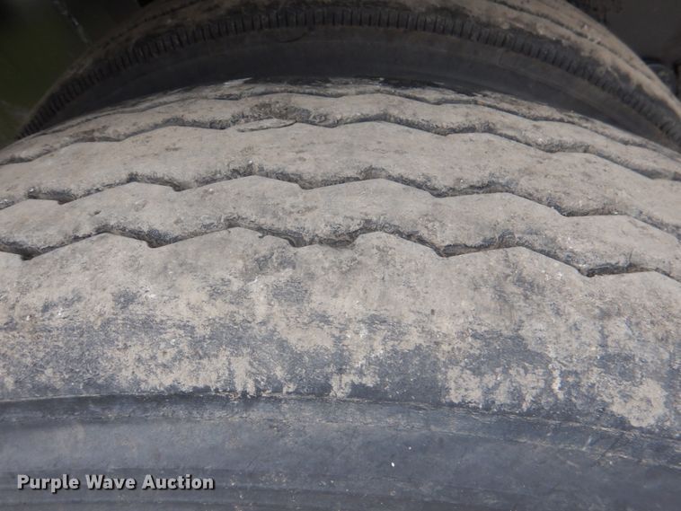 image for item DJ0431 2000 Wilson CF-900 flatbed trailer