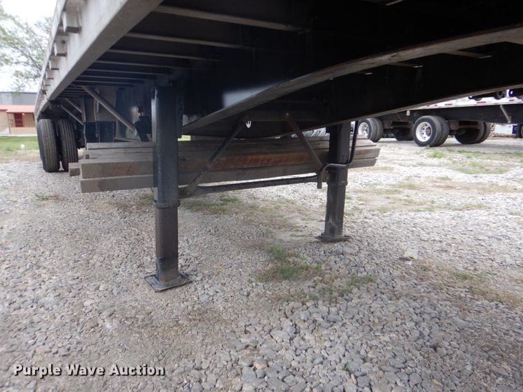 image for item DJ0431 2000 Wilson CF-900 flatbed trailer