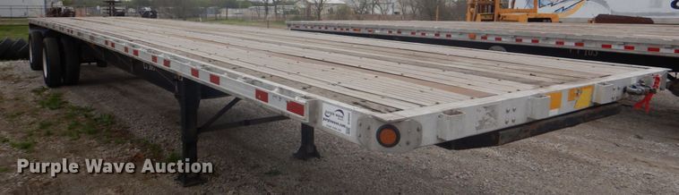 image for item DJ0432 1998 Utility flatbed trailer