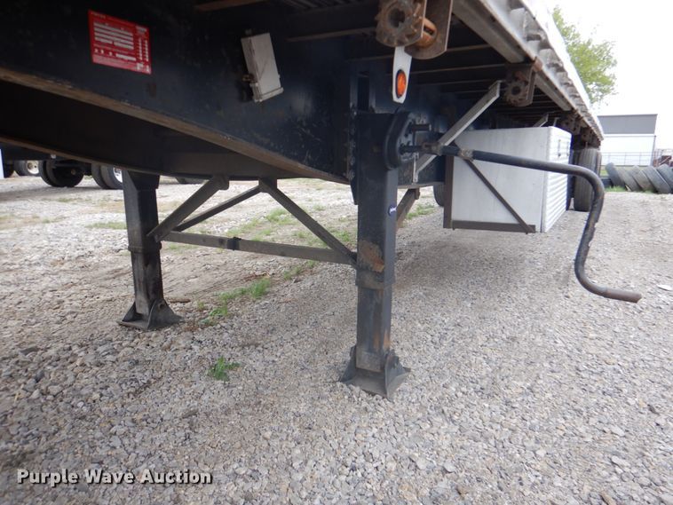 image for item DJ0432 1998 Utility flatbed trailer