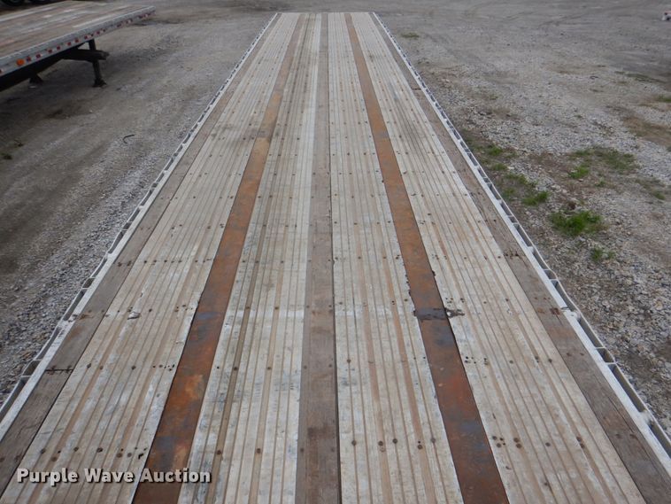 image for item DJ0432 1998 Utility flatbed trailer