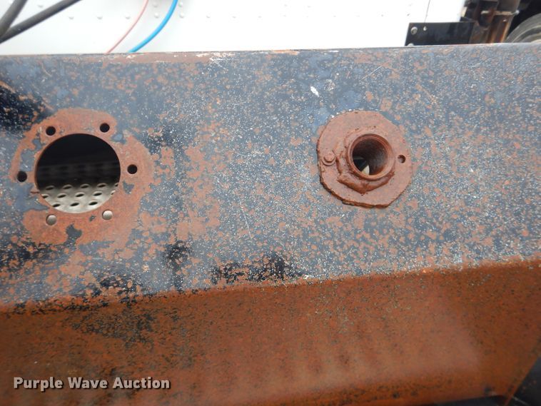 image for item DJ1118 2005 International 9200i  semi truck