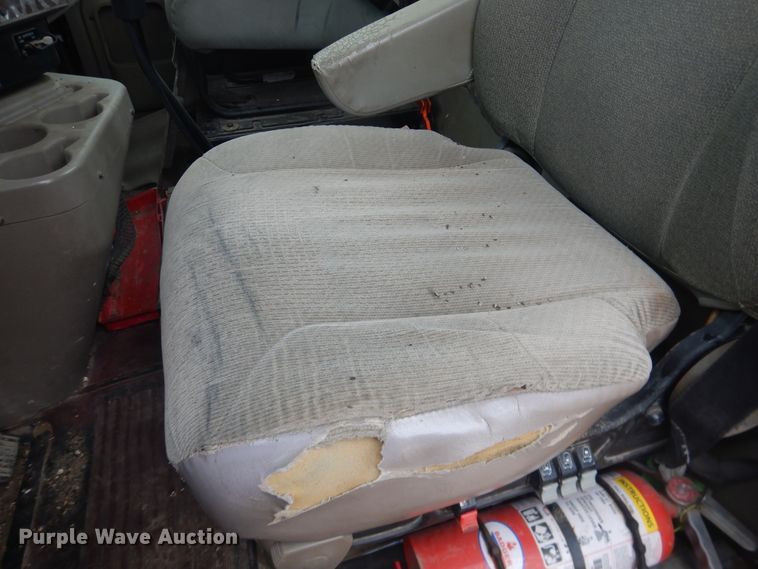 image for item DJ1118 2005 International 9200i  semi truck