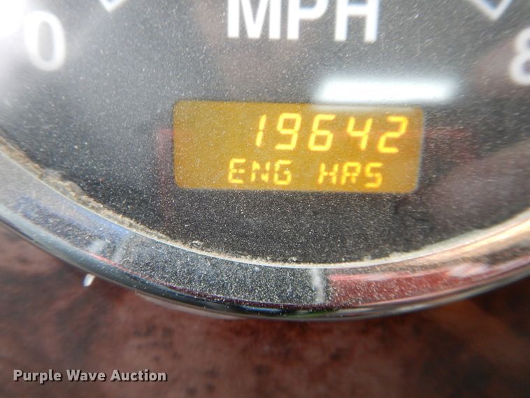 image for item DJ1118 2005 International 9200i  semi truck