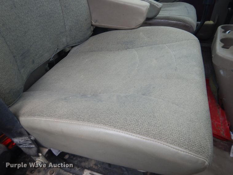 image for item DJ1118 2005 International 9200i  semi truck