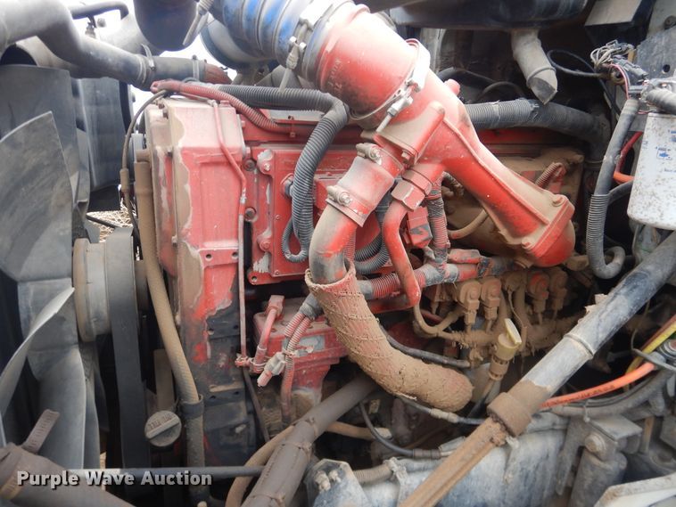 image for item DJ1118 2005 International 9200i  semi truck