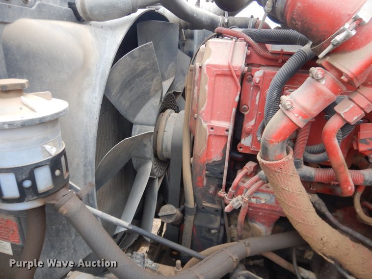 image for item DJ1118 2005 International 9200i  semi truck