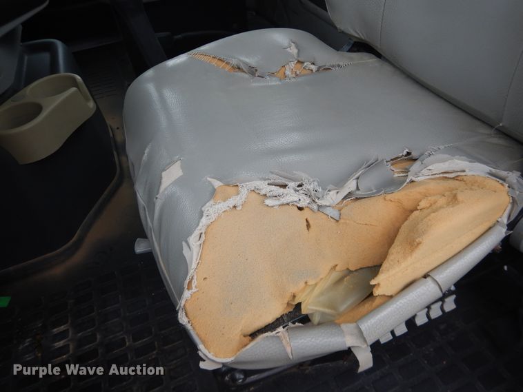 image for item DJ1119 2009 Volvo VHD  semi truck