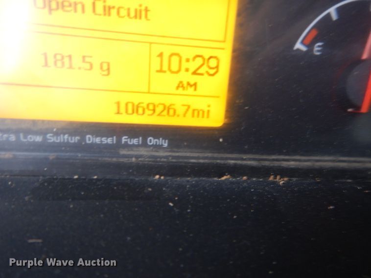 image for item DJ1119 2009 Volvo VHD  semi truck